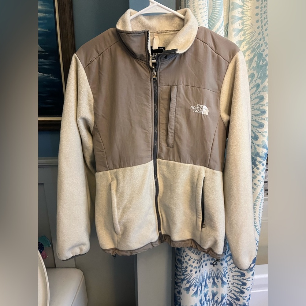 The North Face jacket 🤍